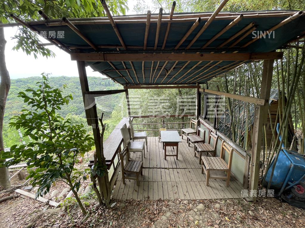 路過咖啡棧－燦爛山雲風景房屋室內格局與周邊環境