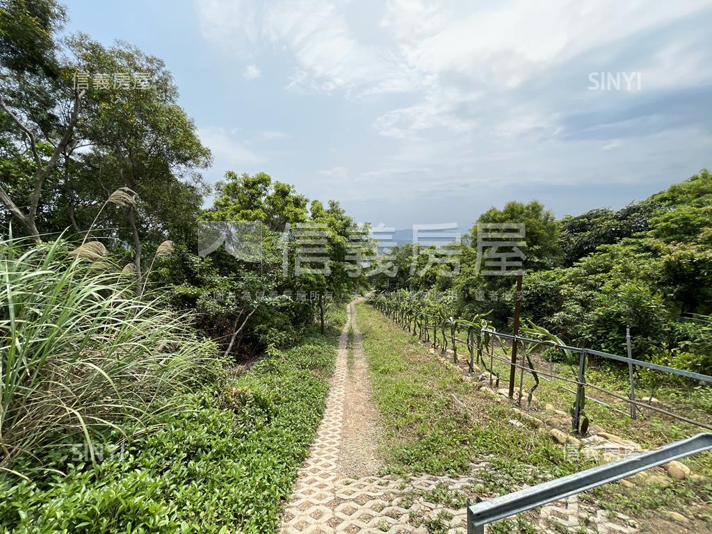 路過咖啡棧－燦爛山雲風景房屋室內格局與周邊環境