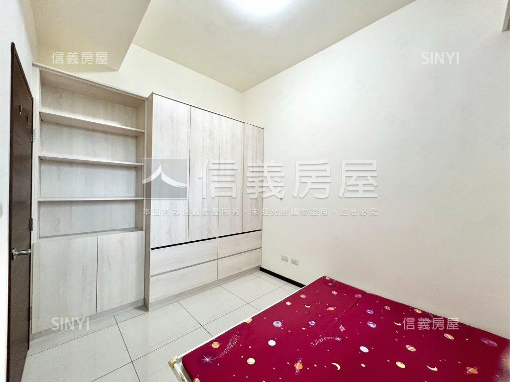 八擴青年時代２房車位房屋室內格局與周邊環境