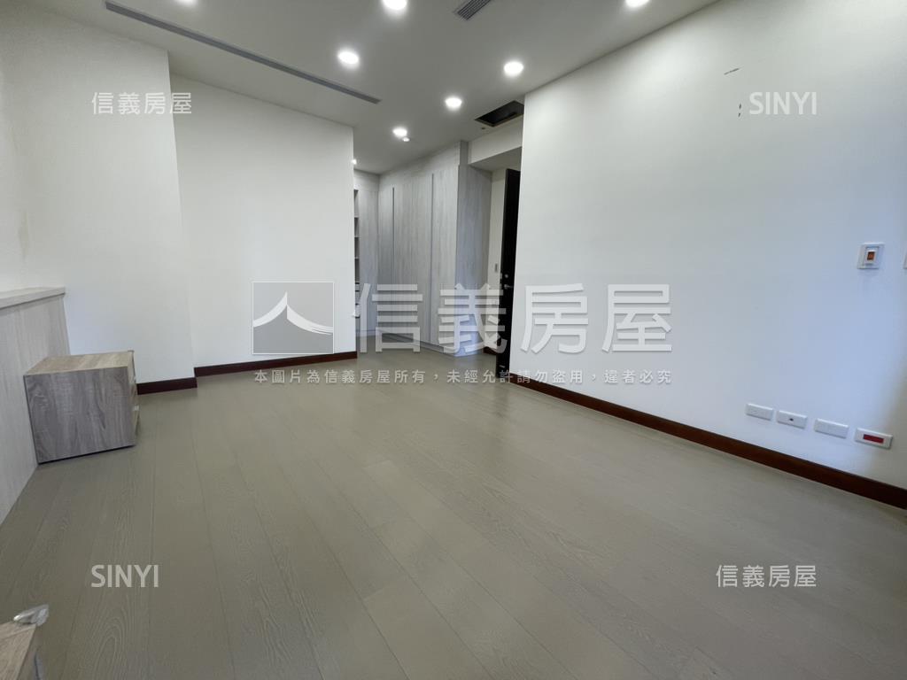 石牌天寬四房車位房屋室內格局與周邊環境