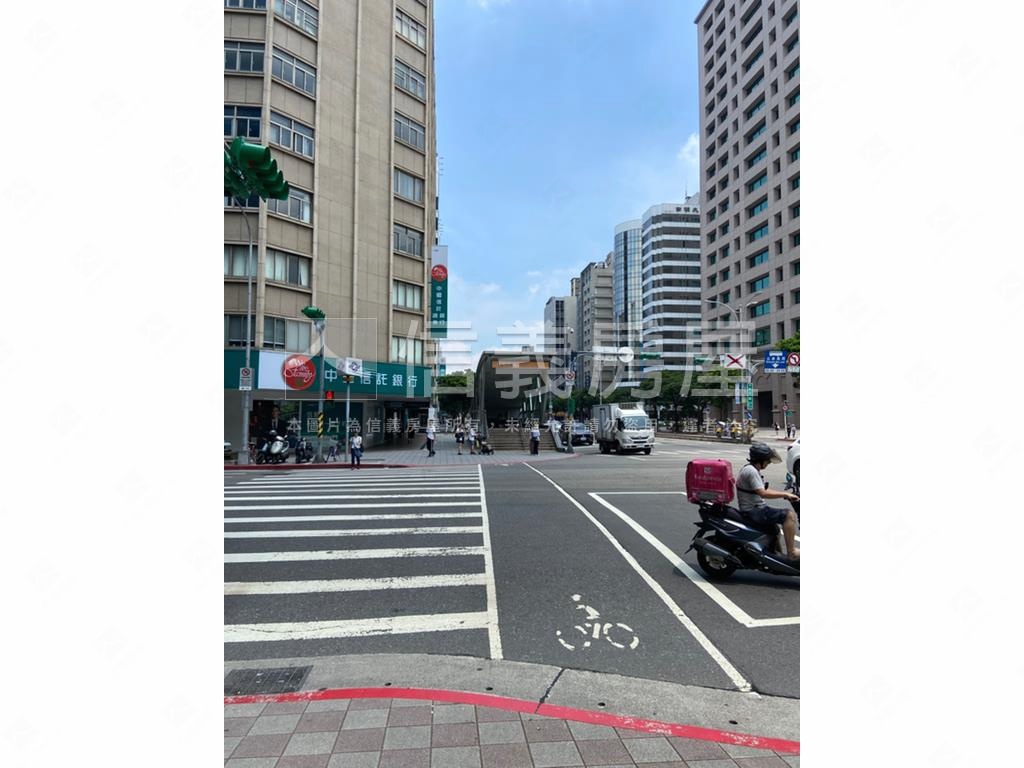 松江路捷運華廈３房２衛房屋室內格局與周邊環境