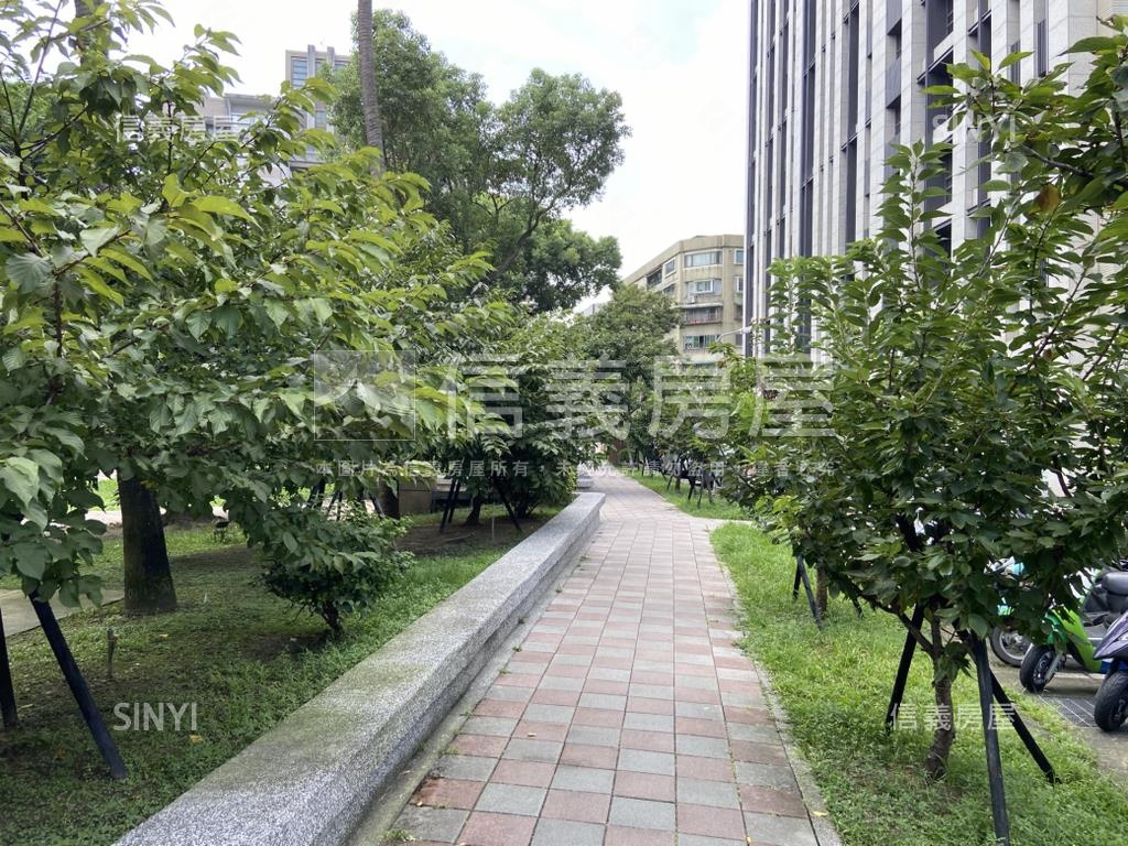 松江路捷運華廈３房２衛房屋室內格局與周邊環境