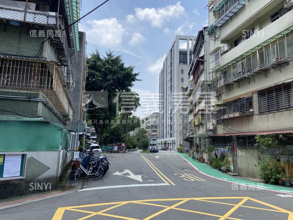 松江路捷運華廈３房２衛房屋室內格局與周邊環境