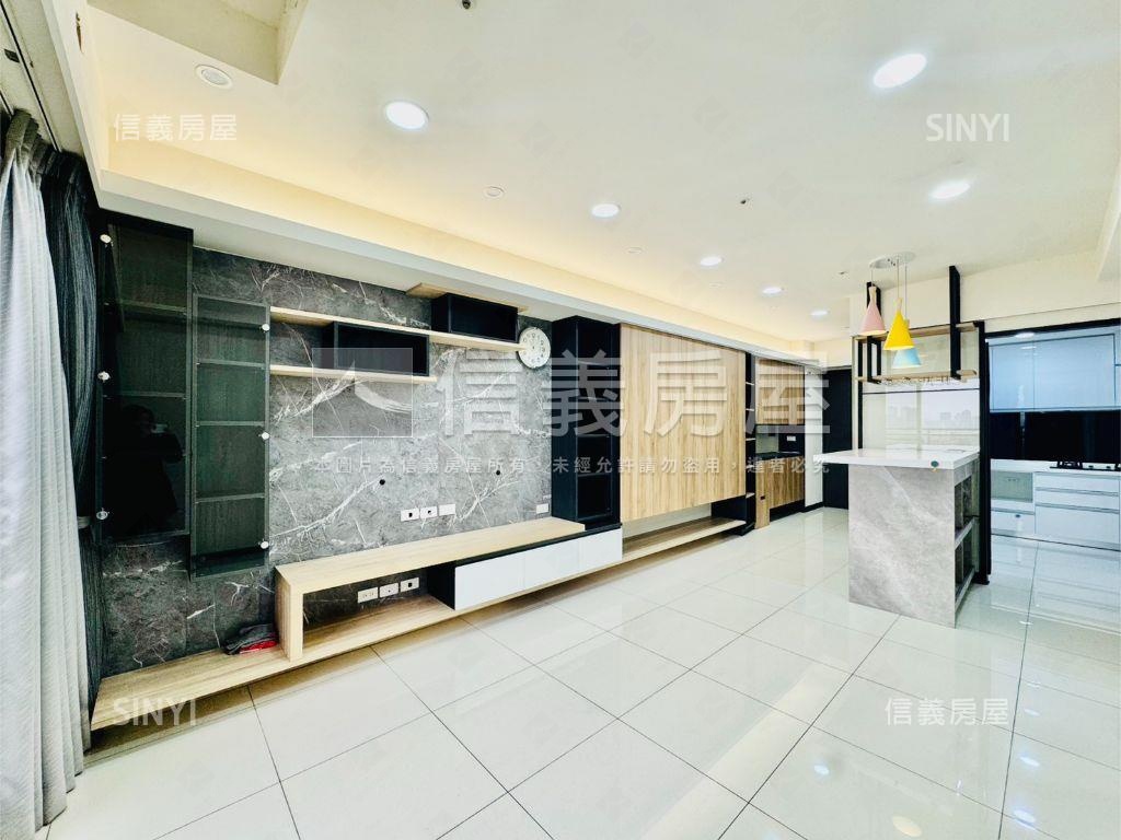 大里輕屋齡裝潢三房雙平車房屋室內格局與周邊環境