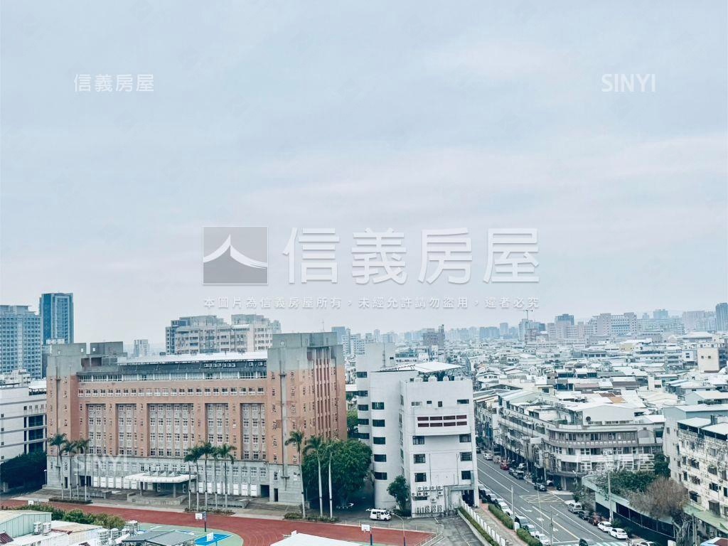 大里輕屋齡裝潢三房雙平車房屋室內格局與周邊環境