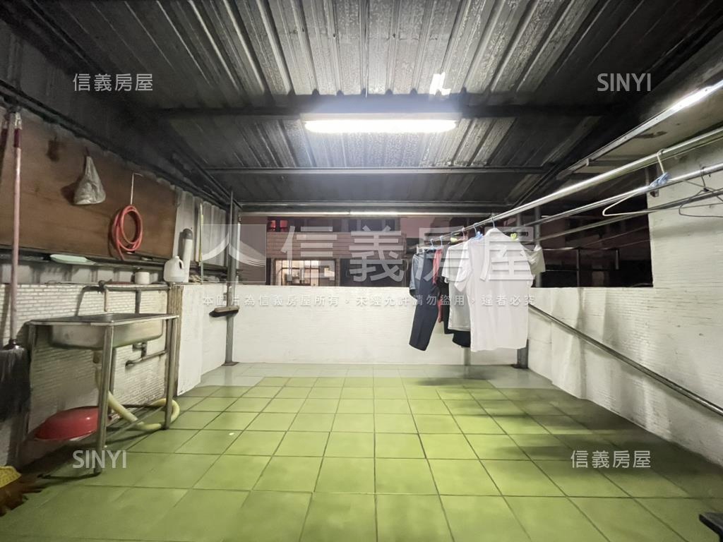 二聖三面採光邊間車庫透天房屋室內格局與周邊環境