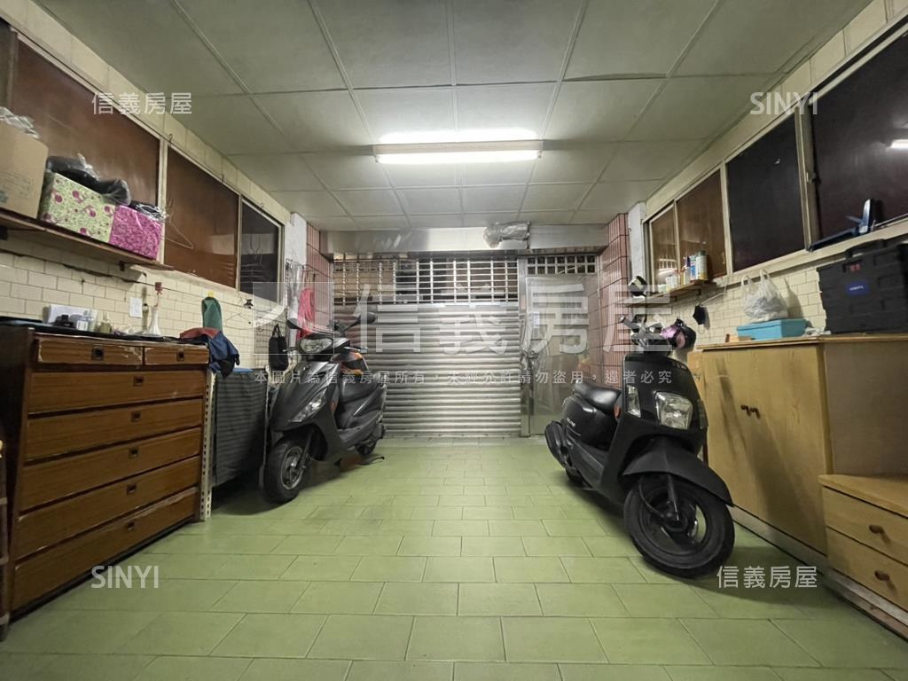 二聖三面採光邊間車庫透天房屋室內格局與周邊環境