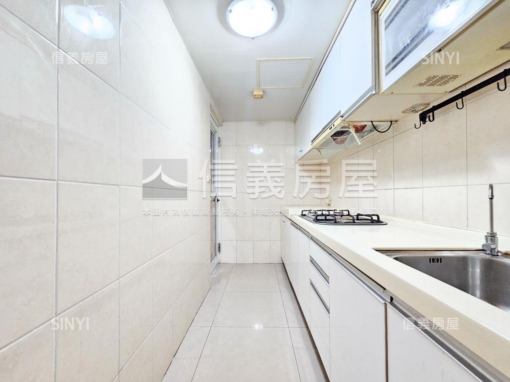 法國香榭●雙面採光３房房屋室內格局與周邊環境