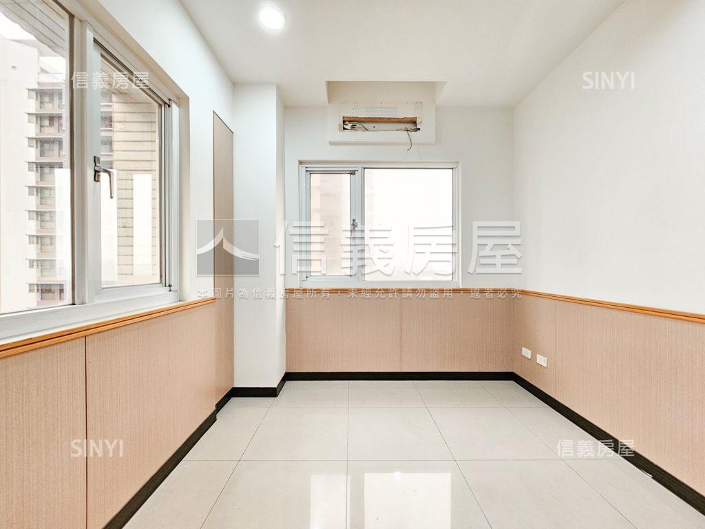 法國香榭●雙面採光３房房屋室內格局與周邊環境