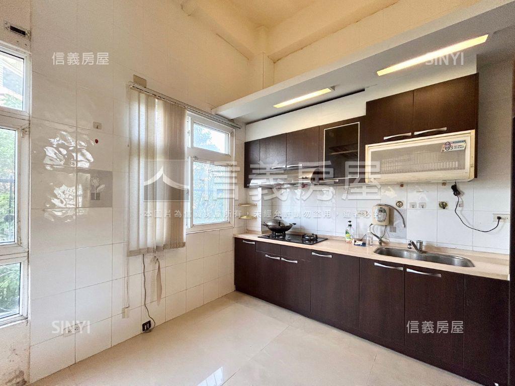 近園區美式別墅獨棟透天房屋室內格局與周邊環境