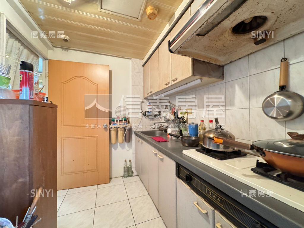 誠售中華商圈美三房房屋室內格局與周邊環境