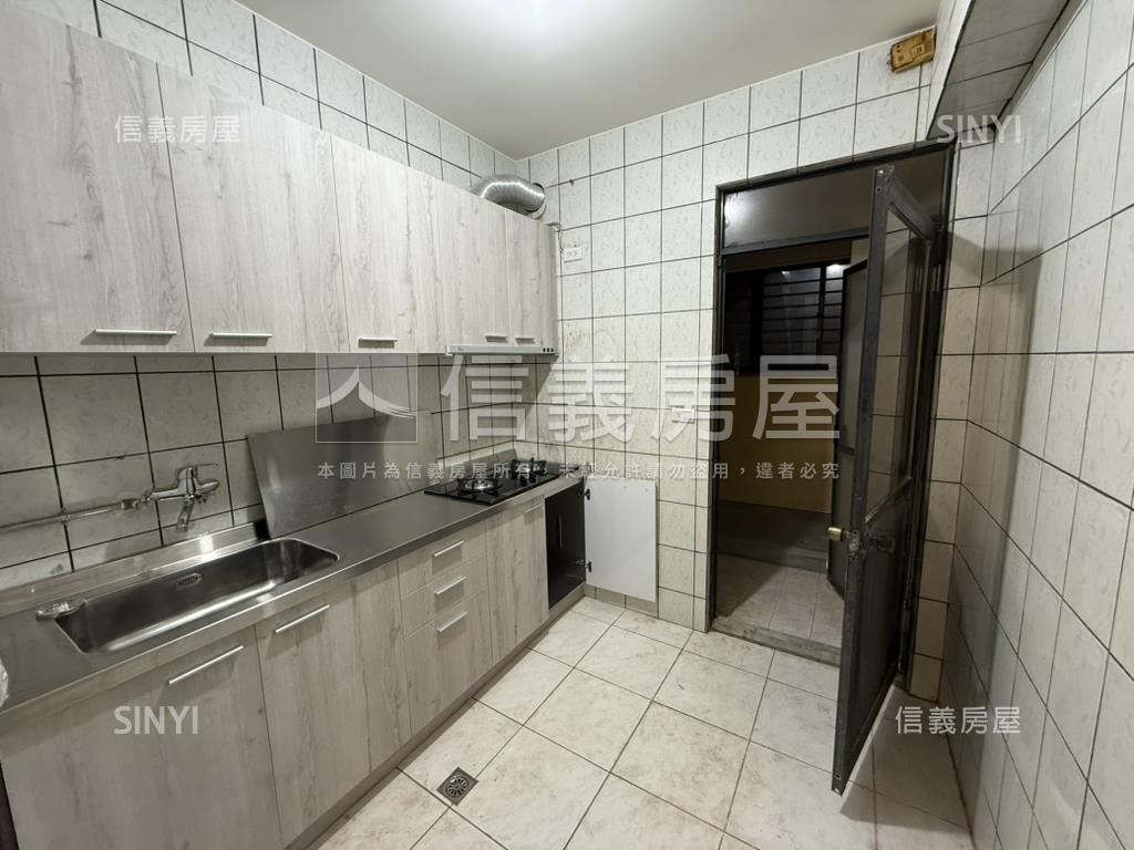 專任長安四房公寓房屋室內格局與周邊環境