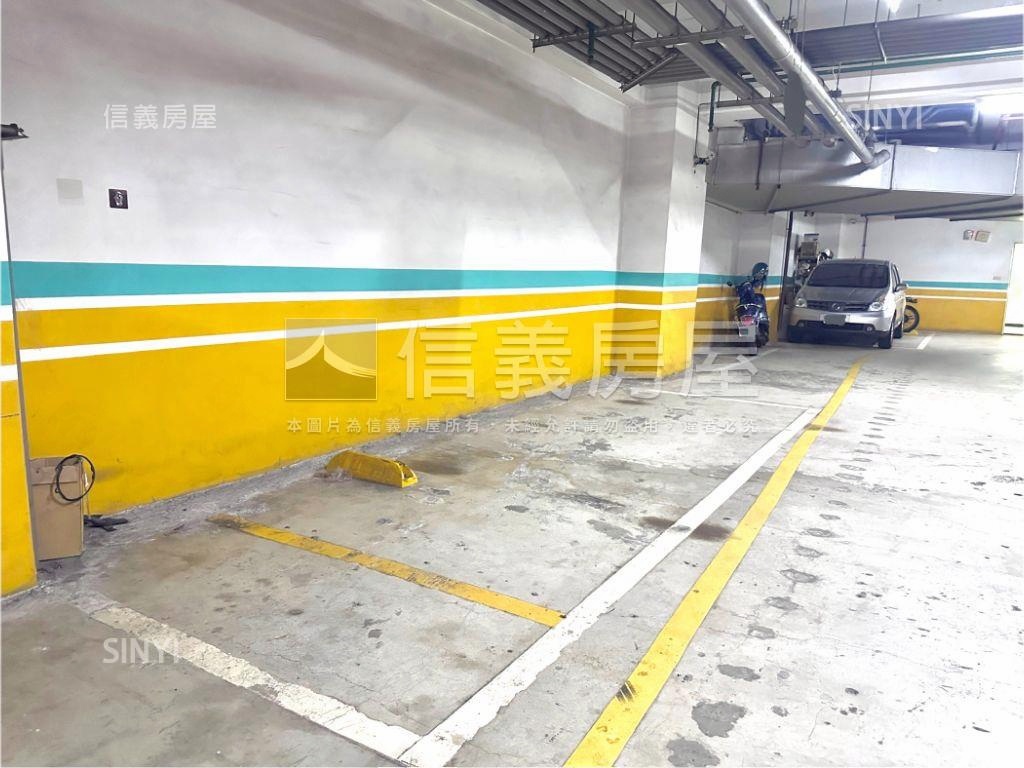 春日路正三房坡平車位房屋室內格局與周邊環境
