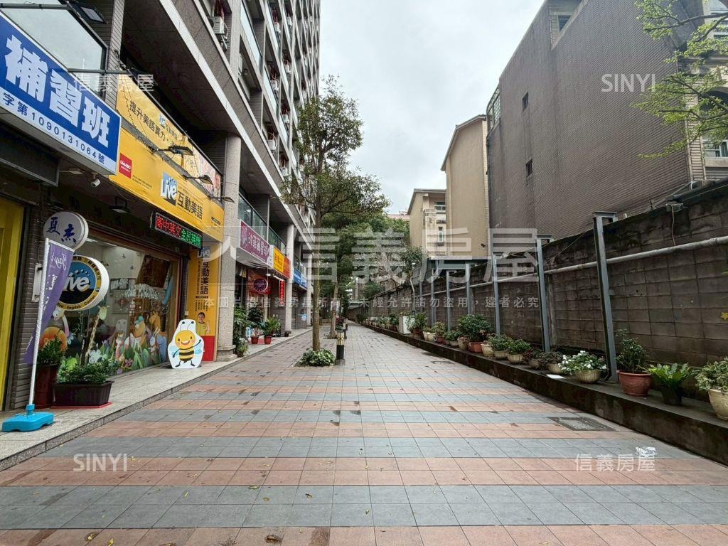 珍品★未來捷運黃金店面房屋室內格局與周邊環境