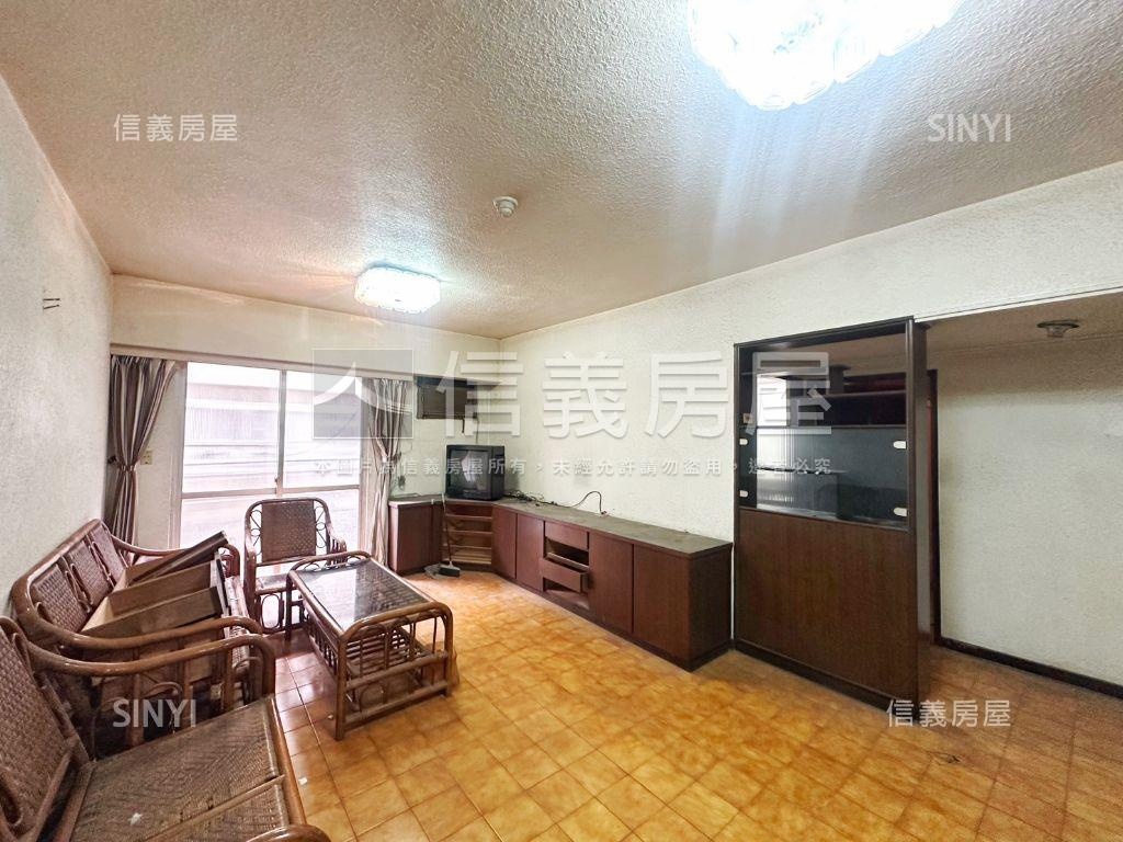 國泰中華大廈三房房屋室內格局與周邊環境