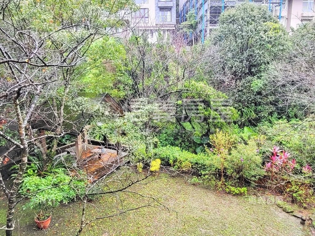 獨棟挑高景觀庭園別墅房屋室內格局與周邊環境