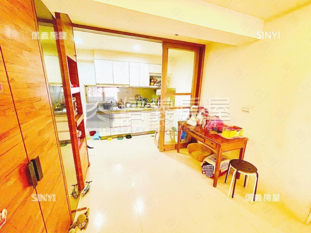 專任萬大土城成家兩房房屋室內格局與周邊環境