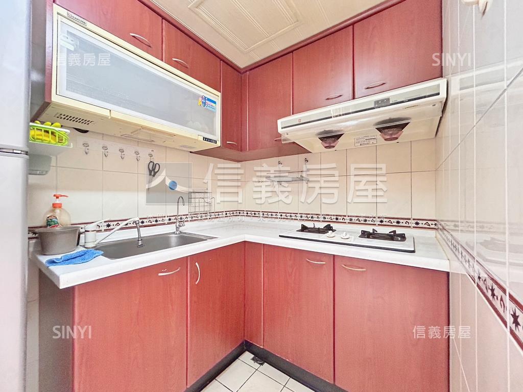 月光採光三房車位房屋室內格局與周邊環境