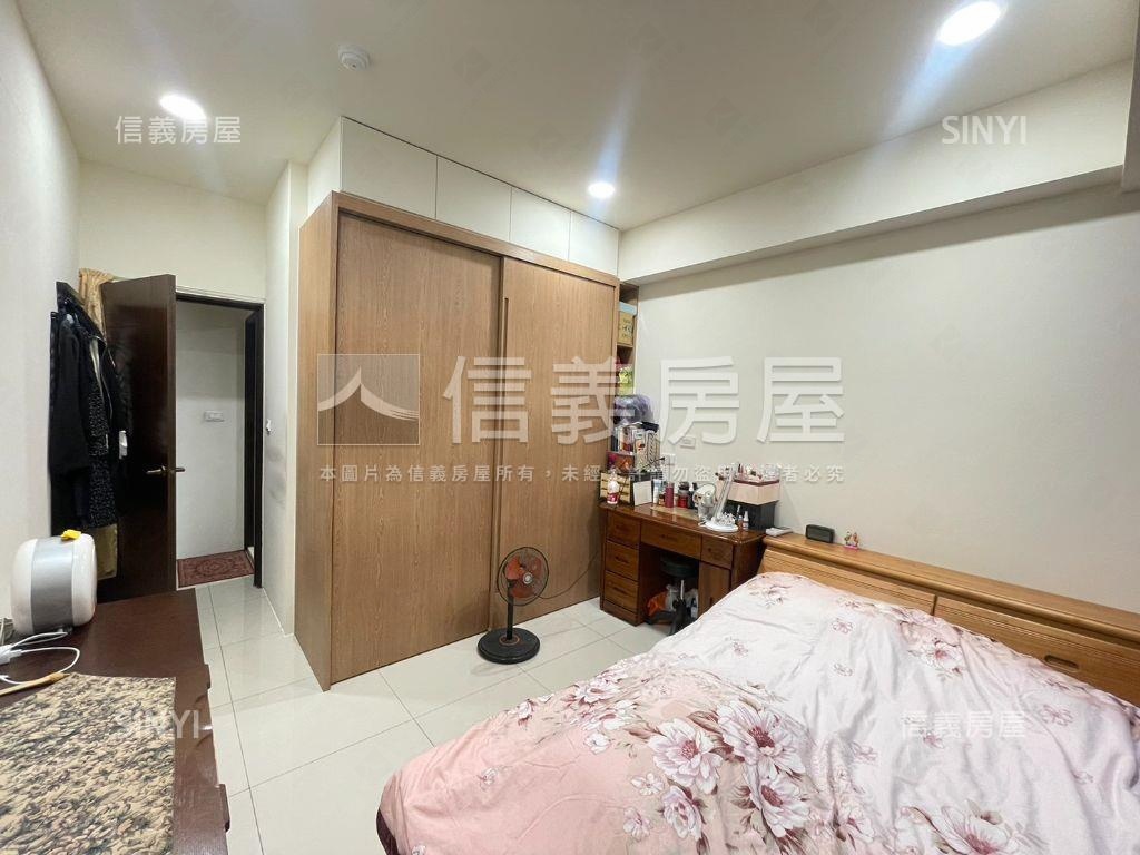小港３年衛浴開窗質感兩房房屋室內格局與周邊環境