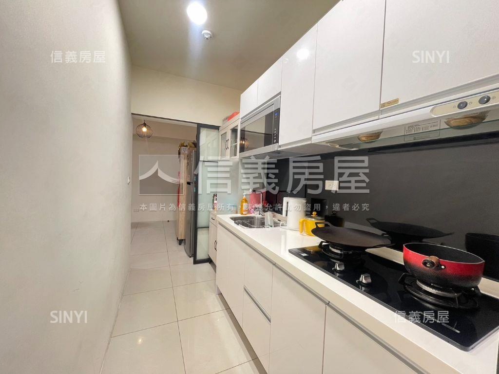 小港３年衛浴開窗質感兩房房屋室內格局與周邊環境