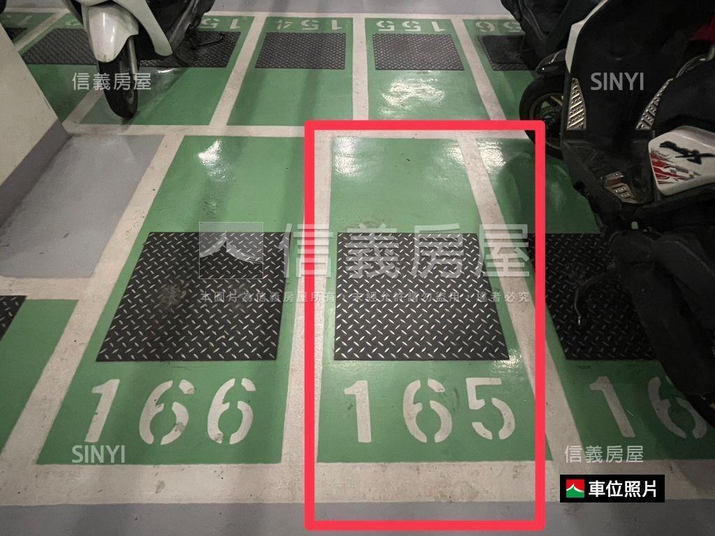 小港３年衛浴開窗質感兩房房屋室內格局與周邊環境
