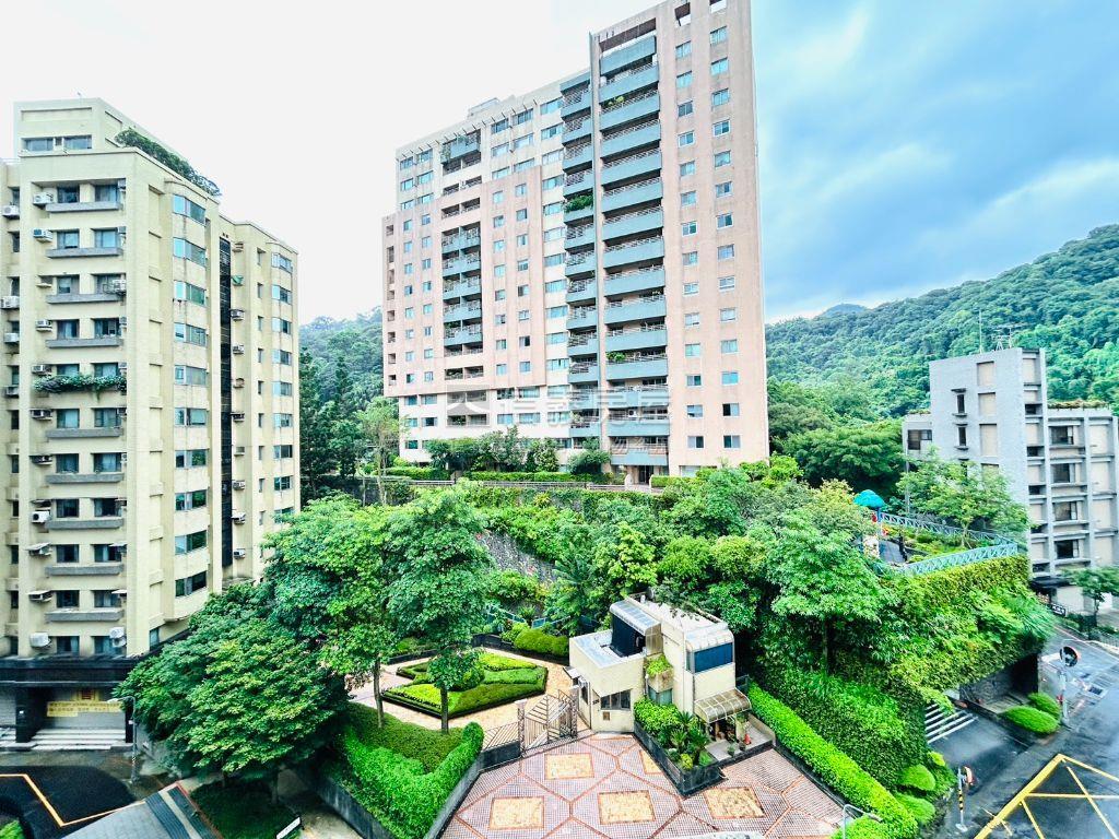 內湖捷運－面公園景觀宅房屋室內格局與周邊環境