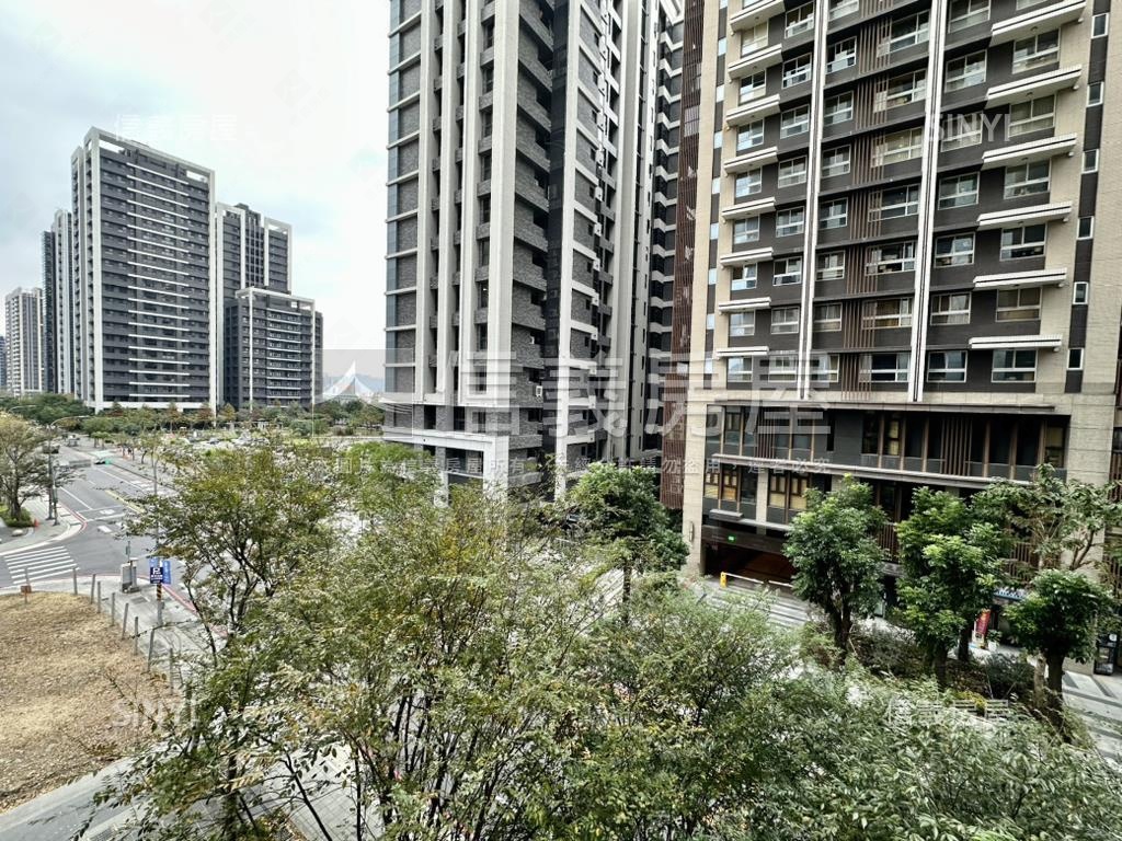 帝國花園帶裝潢高坪效三房房屋室內格局與周邊環境