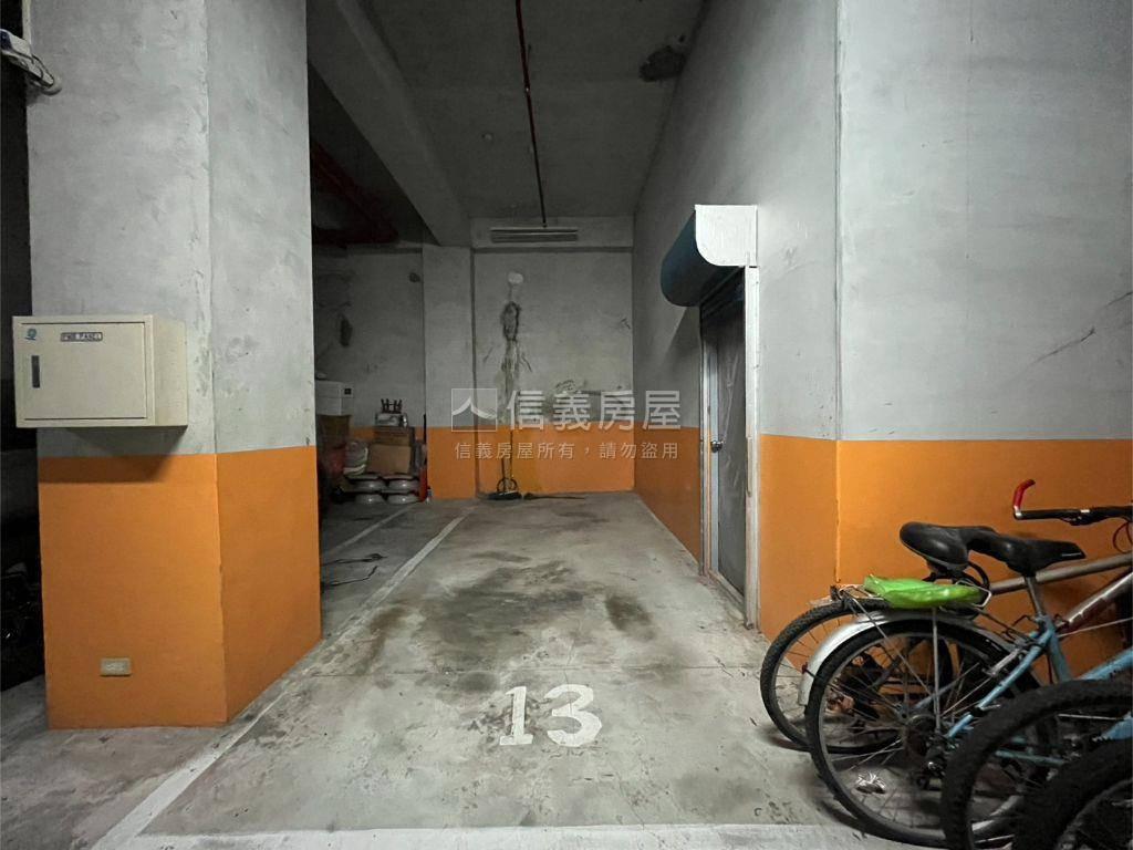 士林商圈｜臨路金店面房屋室內格局與周邊環境