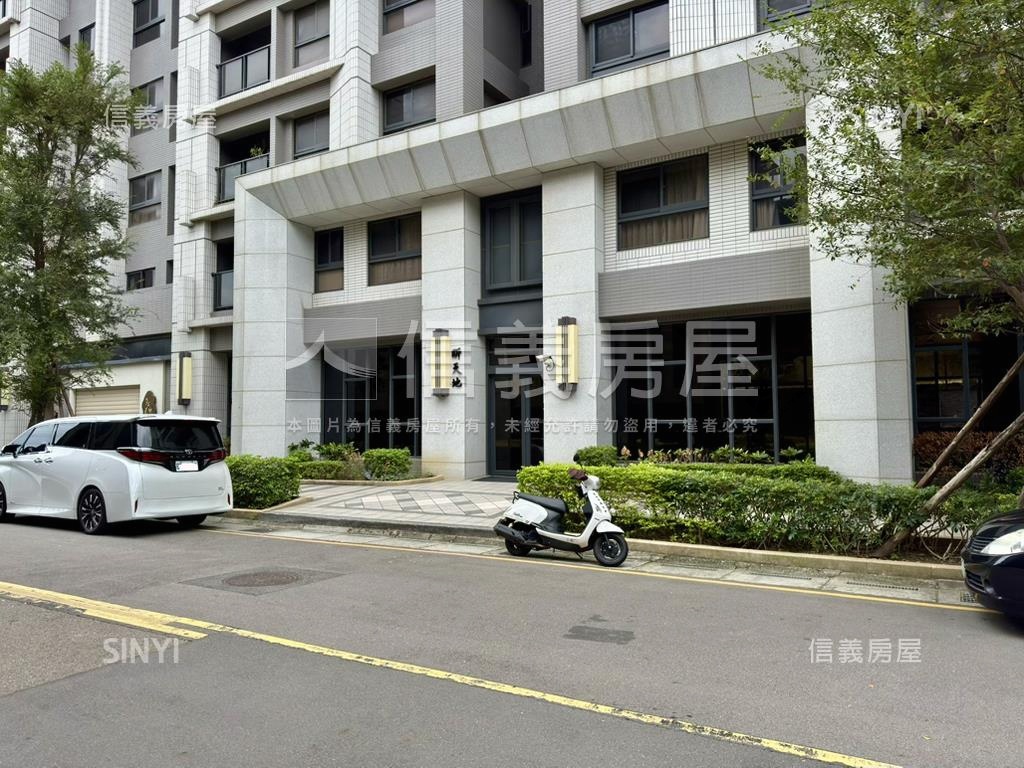 昕天地２房平面車位房屋室內格局與周邊環境