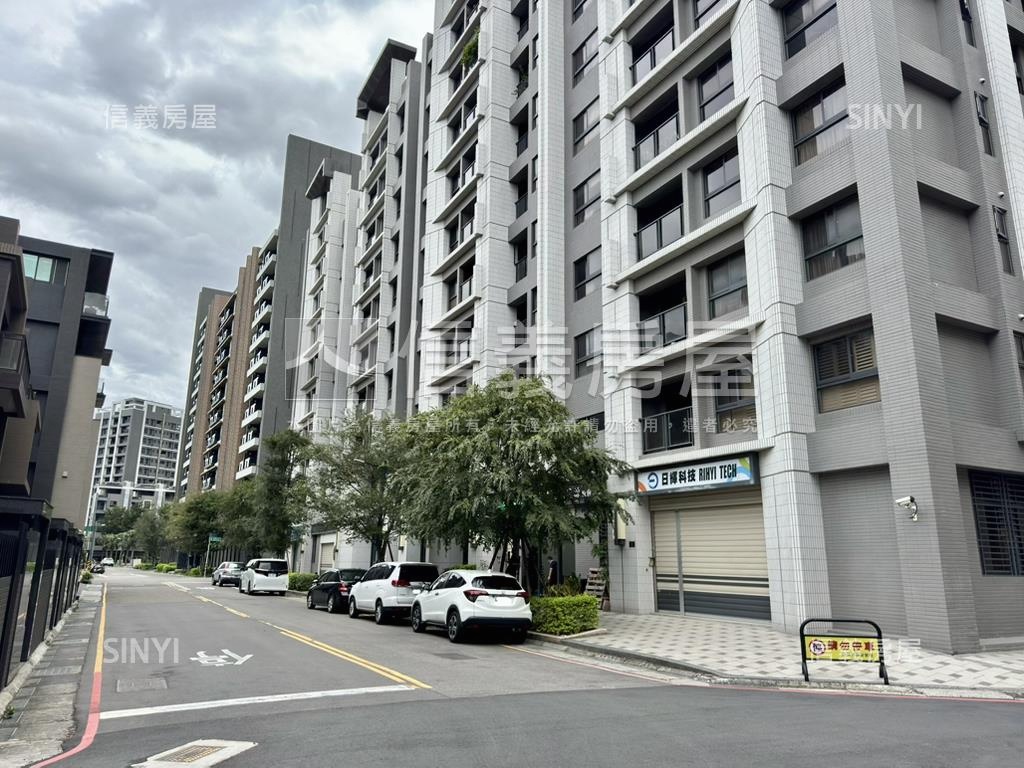 昕天地２房平面車位房屋室內格局與周邊環境