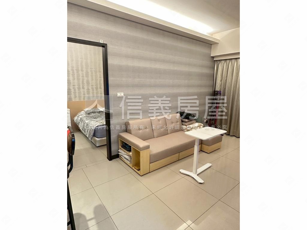 昕天地２房平面車位房屋室內格局與周邊環境