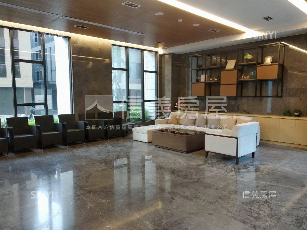 昕天地２房平面車位房屋室內格局與周邊環境