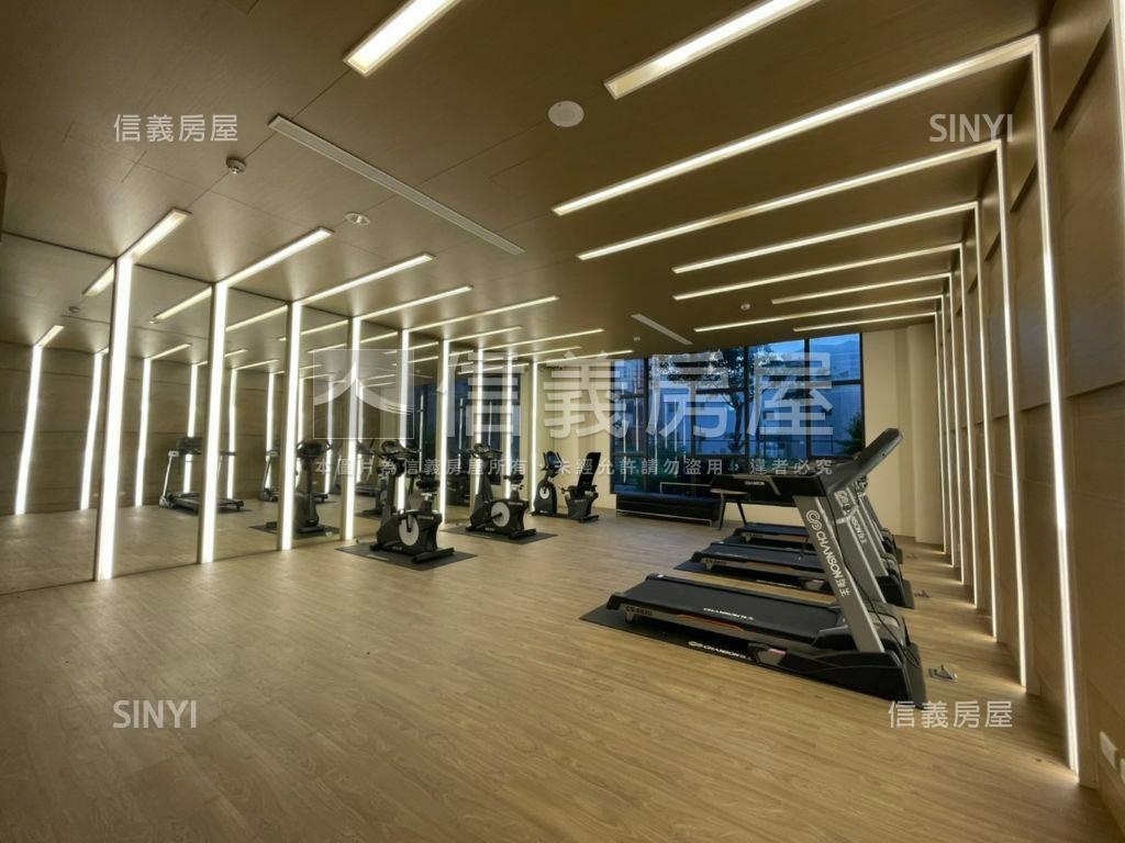 昕天地２房平面車位房屋室內格局與周邊環境