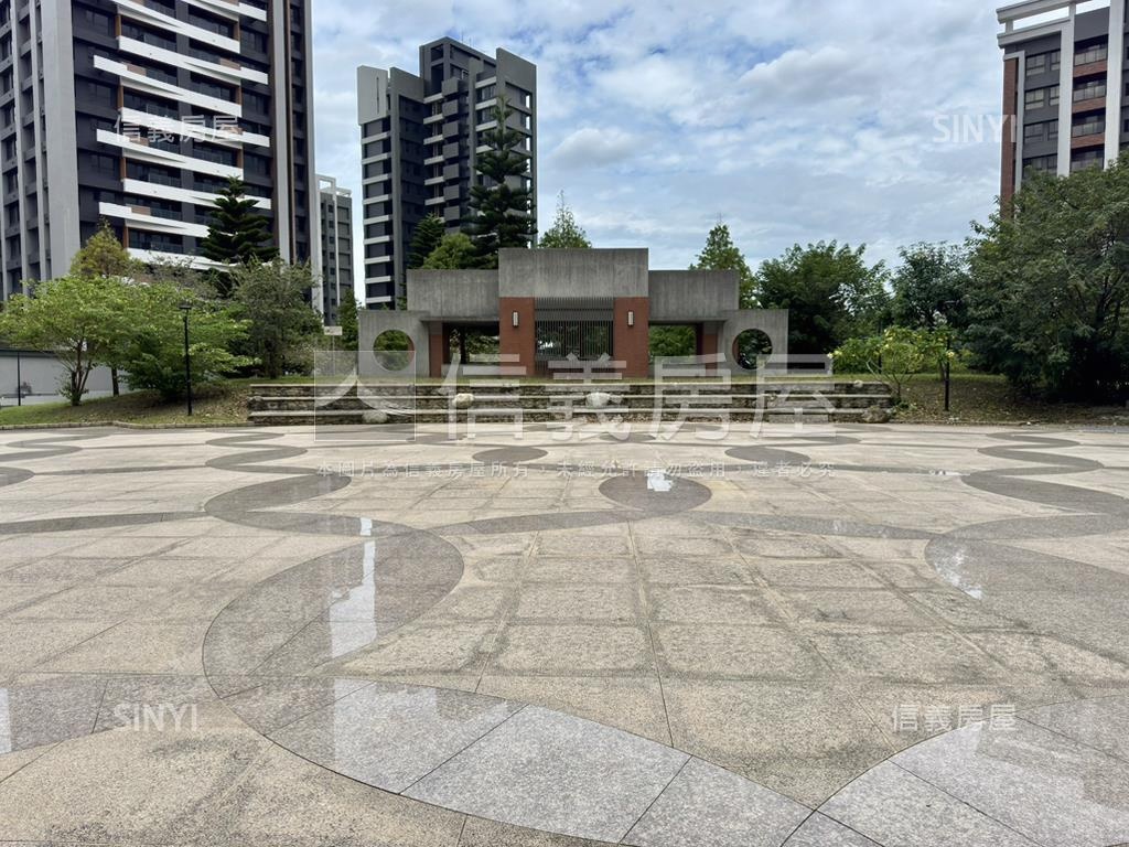 昕天地２房平面車位房屋室內格局與周邊環境