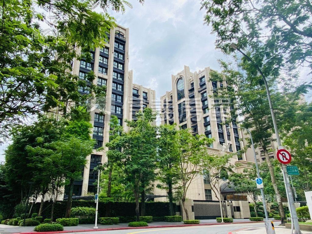 皇翔御琚層峰豪邸房屋室內格局與周邊環境
