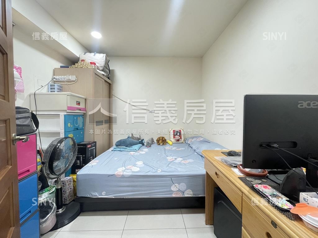 美麗島站三面採光翻新兩房房屋室內格局與周邊環境