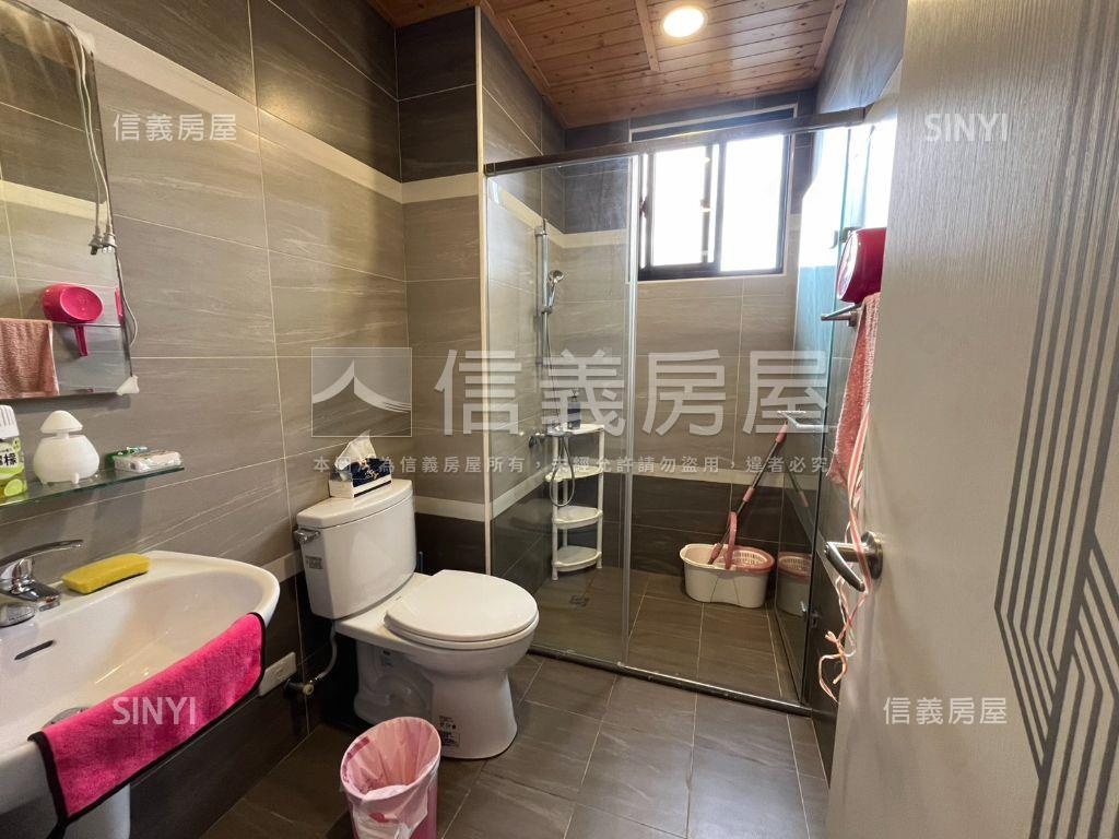 真綻豪景大三房車位房屋室內格局與周邊環境