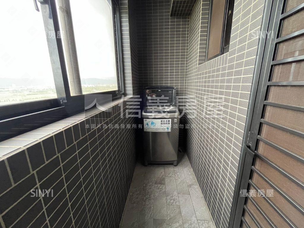 真綻豪景大三房車位房屋室內格局與周邊環境