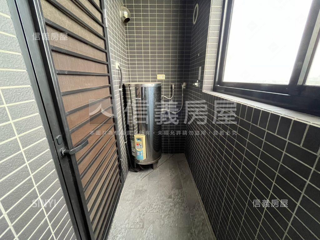 真綻豪景大三房車位房屋室內格局與周邊環境