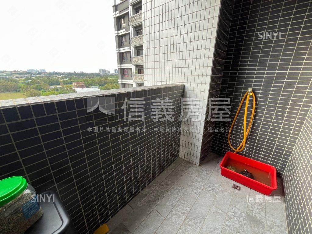 真綻豪景大三房車位房屋室內格局與周邊環境