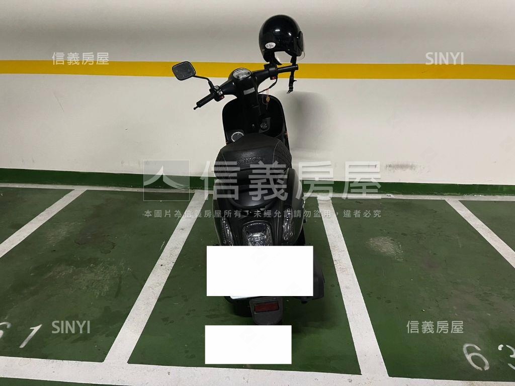 真綻豪景大三房車位房屋室內格局與周邊環境