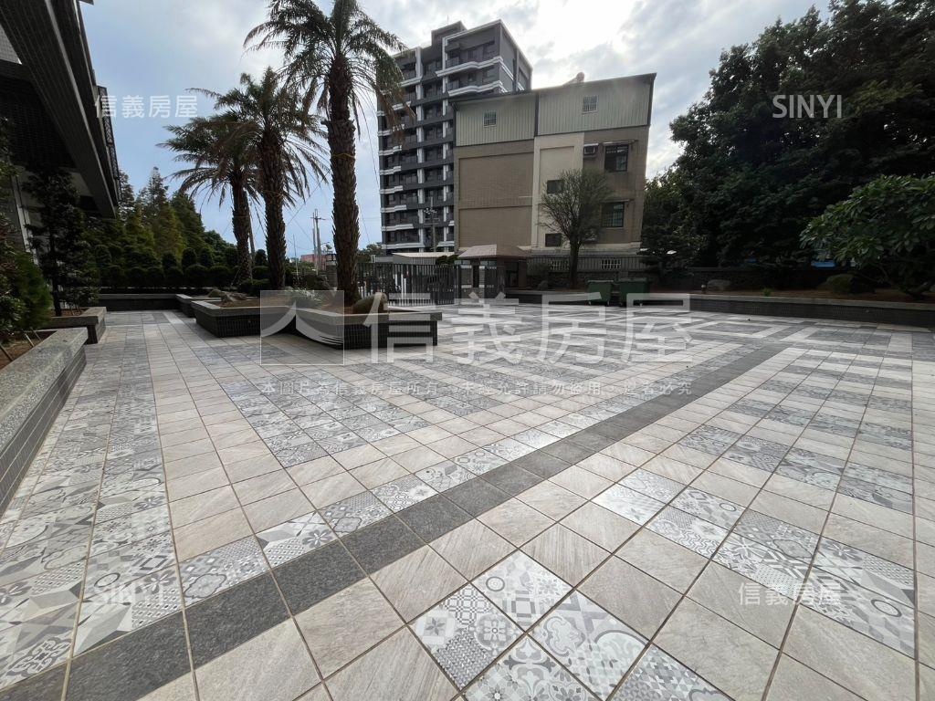 真綻豪景大三房車位房屋室內格局與周邊環境