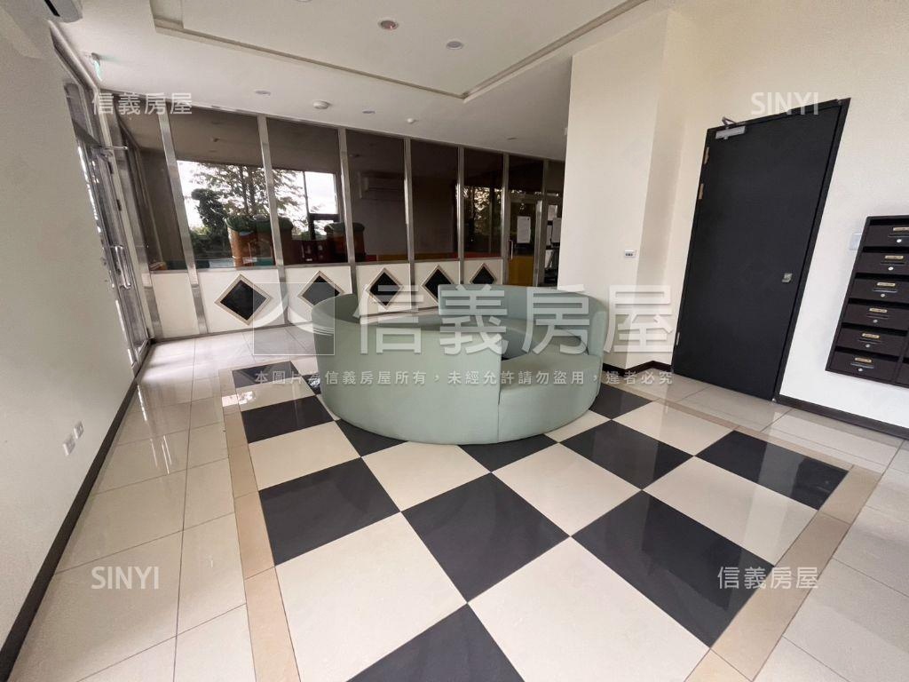 真綻豪景大三房車位房屋室內格局與周邊環境