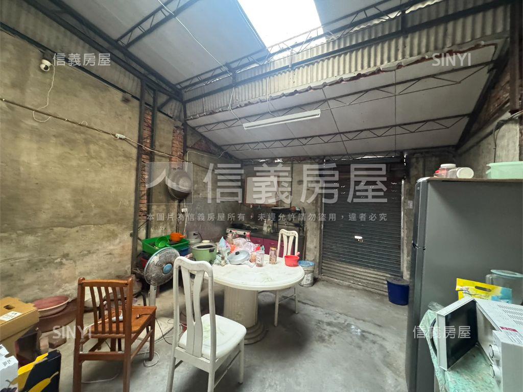 國安街雙面臨路透天房屋室內格局與周邊環境