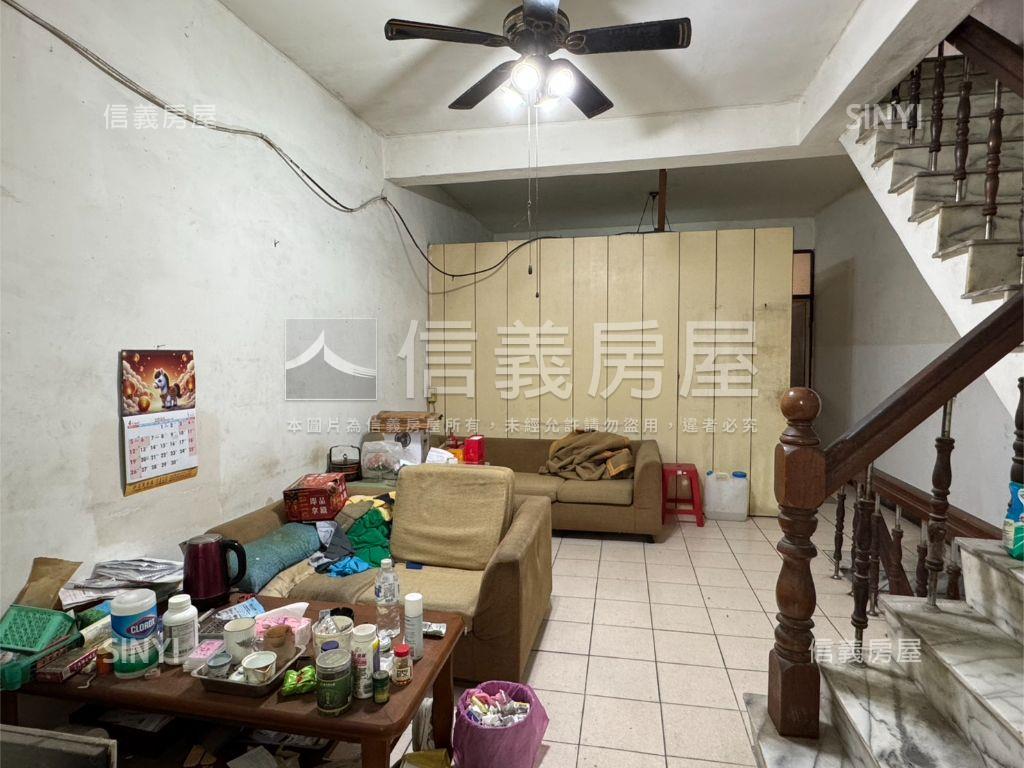 國安街雙面臨路透天房屋室內格局與周邊環境