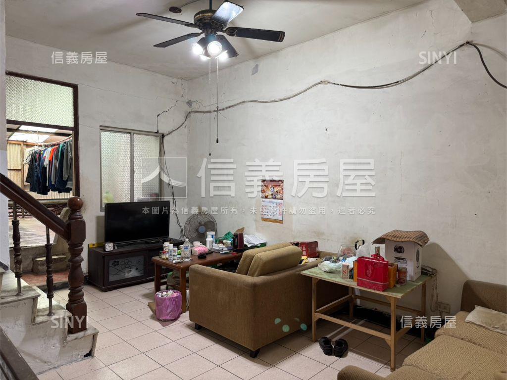 國安街雙面臨路透天房屋室內格局與周邊環境