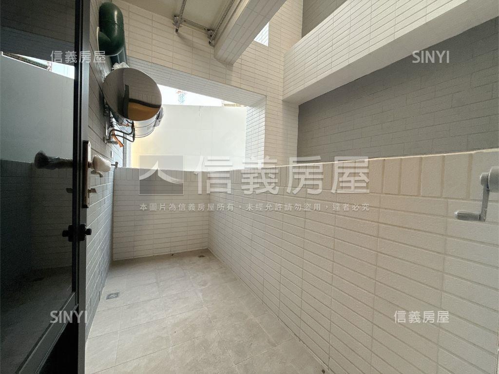 近台積電ｔ新加坡式三房Ⅰ房屋室內格局與周邊環境