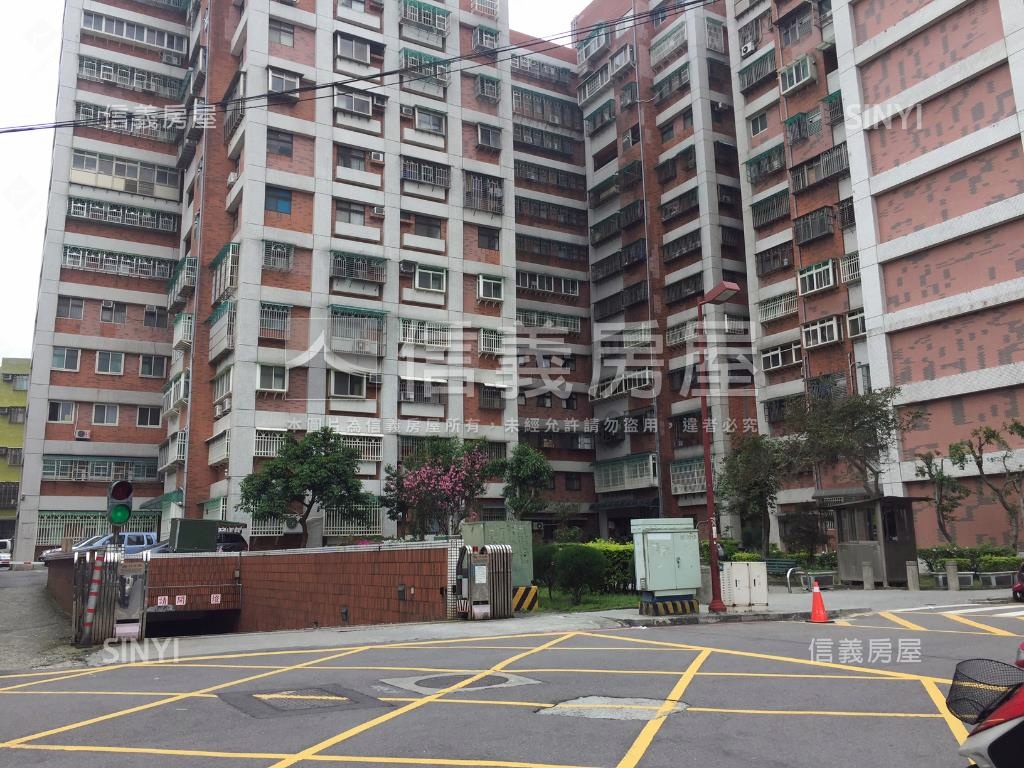 稀有✰陸光重新整理大三房房屋室內格局與周邊環境