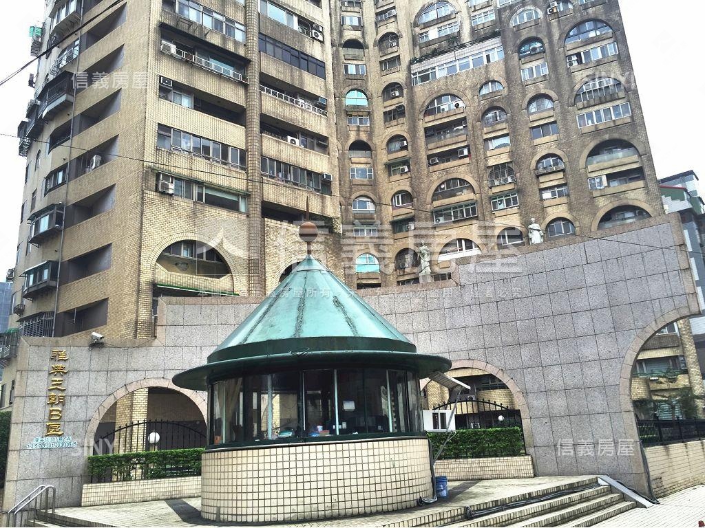 雅典王朝Ｂ高樓四房車位房屋室內格局與周邊環境