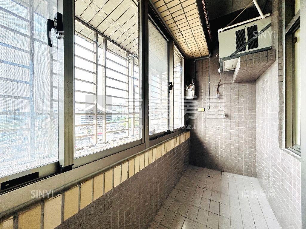 雅典王朝Ｂ區高樓四房房屋室內格局與周邊環境